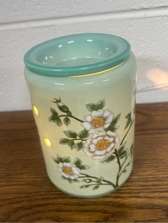 Scentsy Other - Retired Madame Butterfly Mint Scentsy Wax Warmer